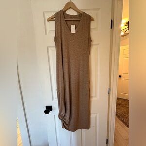 Light Brown Sleeveless Dress NWT; Size Medium 🌸